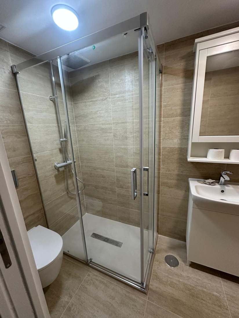 Baño completo — después de la reforma