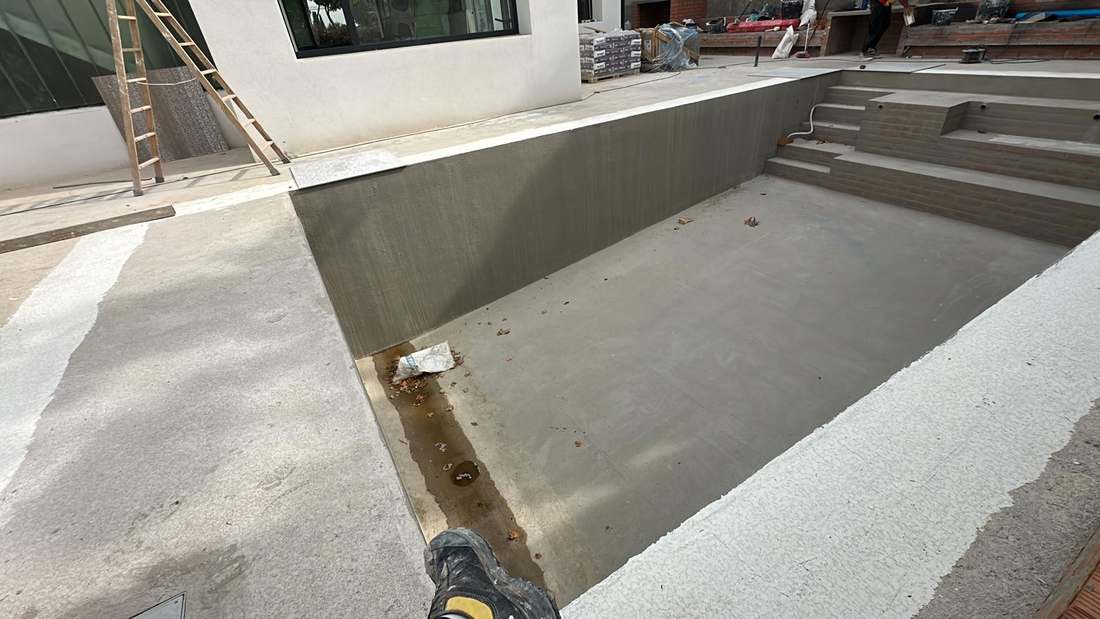 Piscina de obra — antes de la reforma