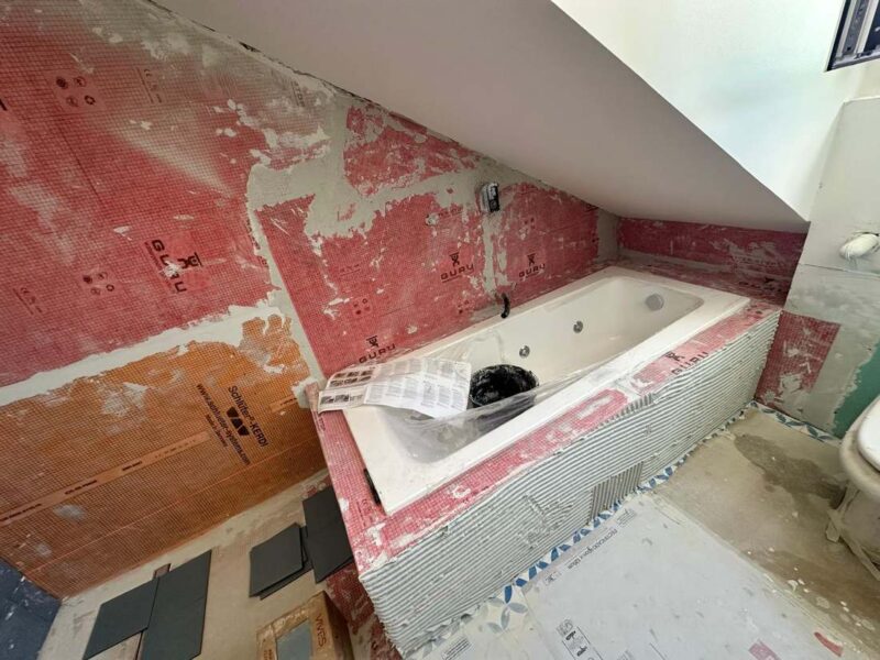 Impermeabilización de baño con lámina Schlüter-KERDI antes del alicatado