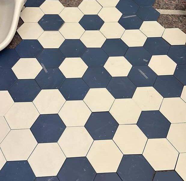 Replanteo del despiece hexagonal antes de la colocación
